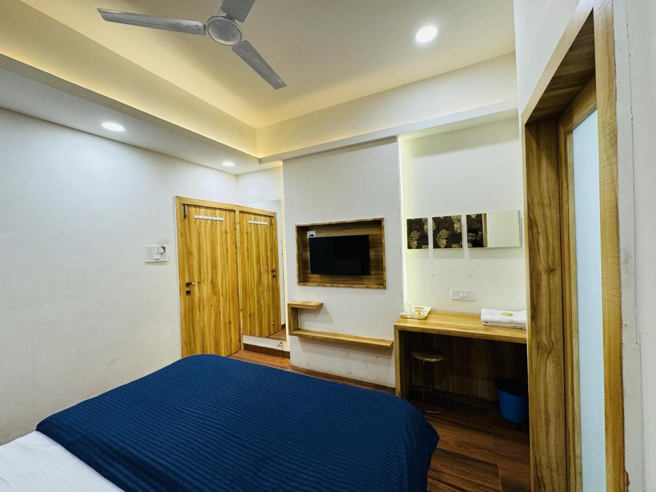 Hotel Shree Mahakal Krapa Ujjain Esterno foto